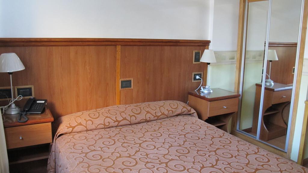 Hotel Pedraza Buenos Aires Oda fotoğraf